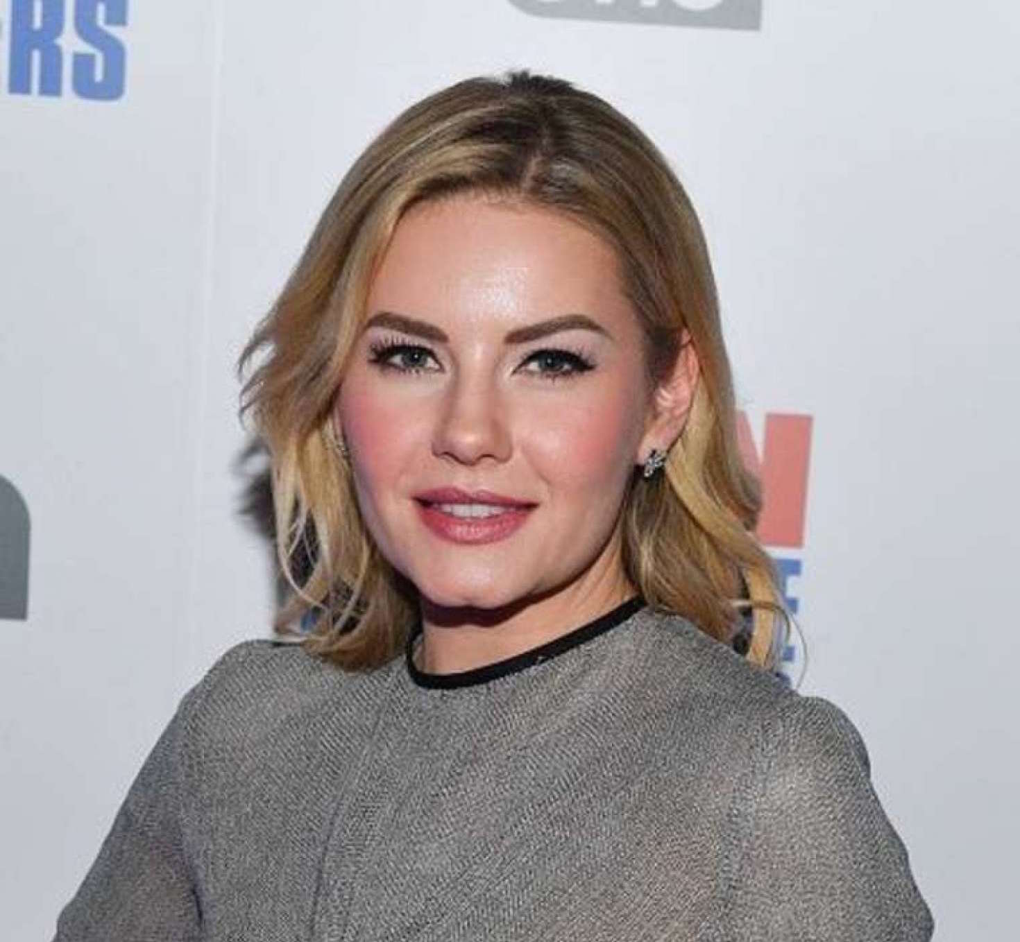 Elisha Cuthbert marries hockey player Dion Phaneuf in Canada 