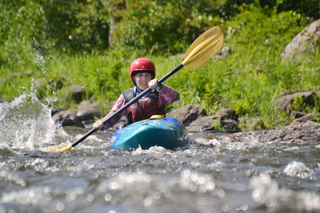 women kayaking on the ottawa river
